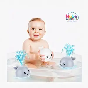 BALLENA LANZA AGUA